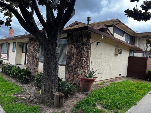 872 Canfield Court, San Jose CA: https://media.crmls.org/mediaz/7ece1fa7-4cf3-4ea2-995e-ea6739a9f8d2.jpg