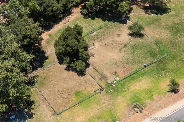 26152 Bellemore Dr, Romona CA: https://media.crmls.org/mediaz/7ecf63fa-d35c-42ca-b210-5be8eec473a7.jpg
