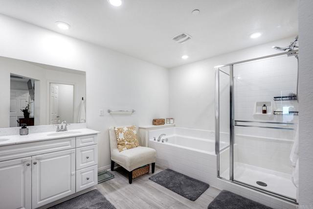 Detail Gallery Image 6 of 34 For 1374 Palo Verde Way, Vista,  CA 92083 - 3 Beds | 2/1 Baths