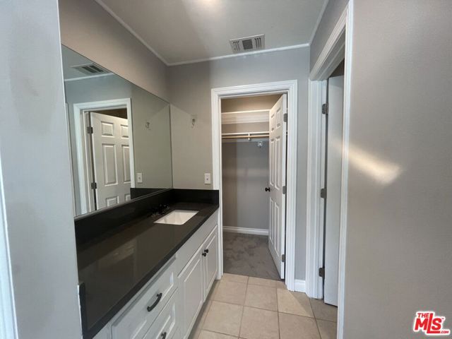 2763 1/2 Fairmount Avenue, La Crescenta CA: https://media.crmls.org/mediaz/7ecfeca7-c9d9-4e66-a0f8-e0d08024d3b7.jpg