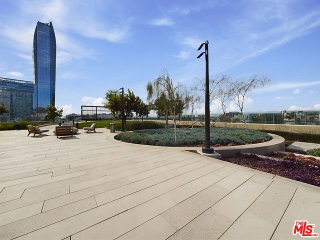 Image 14 of 16 For 889 Francisco Street 3801