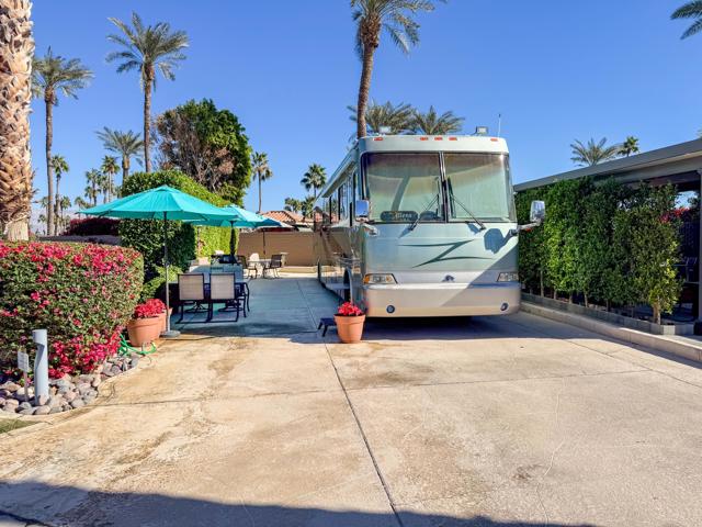 80394 Avenue 48, Indio CA: https://media.crmls.org/mediaz/7ed0ecf0-5a5e-4684-9d07-df1ee315ae57.jpg