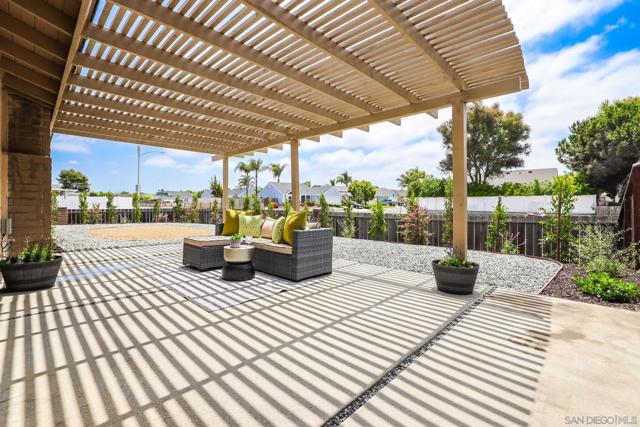 3663 Forest Road, Oceanside CA: https://media.crmls.org/mediaz/7ed14238-f36f-4054-8f1b-54ee6ec7ba87.jpg