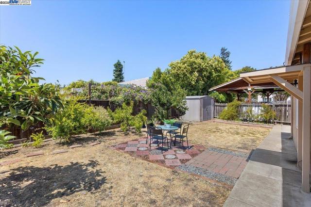 357 Melven Ct, San Leandro CA: https://media.crmls.org/mediaz/7ed15052-51ce-4b47-b199-7854909f1d12.jpg