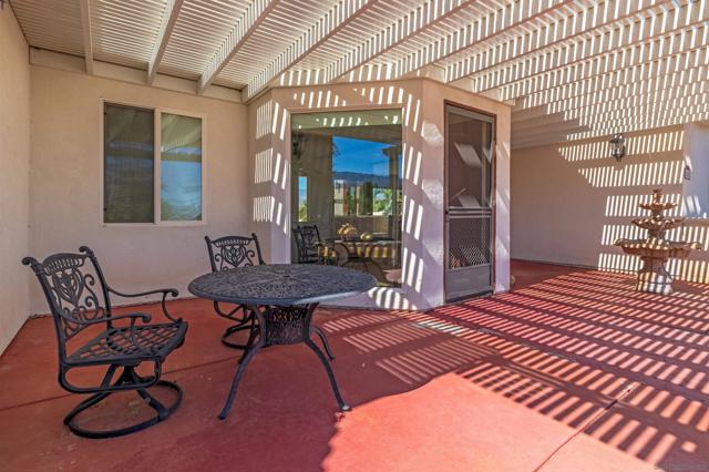 341 Ocotillo Cir, Borrego Springs CA: https://media.crmls.org/mediaz/7ed17d71-960c-4f42-8201-729f006bf089.jpg