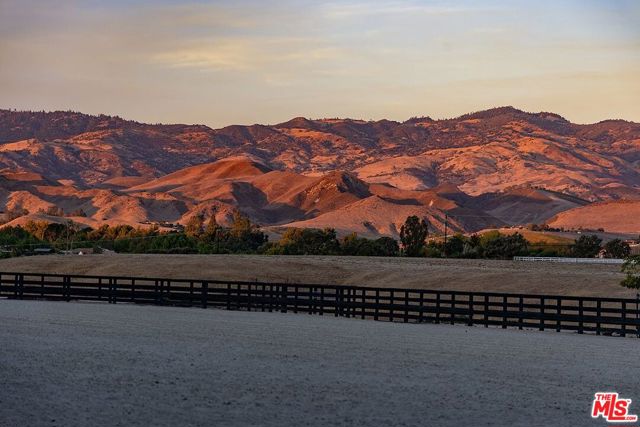 1430 Count Fleet Street, Santa Ynez CA: https://media.crmls.org/mediaz/7ed18efd-4231-4df9-9dff-330826b81494.jpg