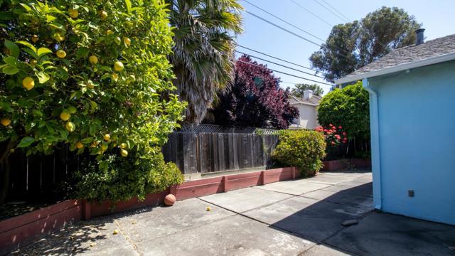 602 Chesterton Avenue, Belmont CA: https://media.crmls.org/mediaz/7ed267fb-eee0-4896-9e01-17583b401cf1.jpg