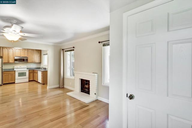 1598 Schenone Ct, Concord CA: https://media.crmls.org/mediaz/7ed28e32-b2ae-4f41-8fec-00c91bf1e10b.jpg