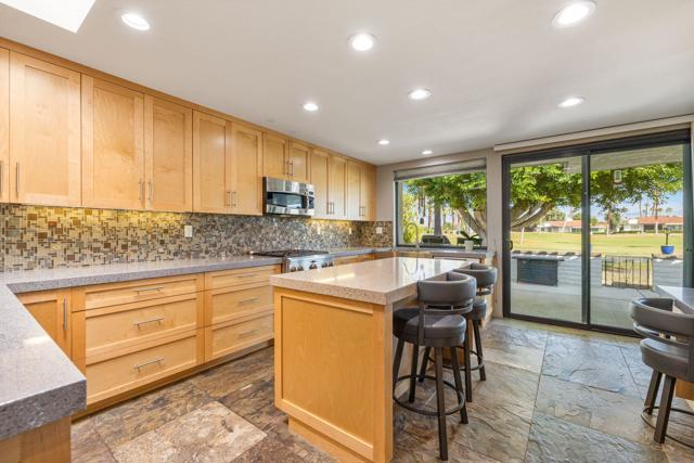 44 San Sebastian Drive, Rancho Mirage CA: https://media.crmls.org/mediaz/7ed359ef-c8a0-42bf-bb0a-6131c03a8d98.jpg