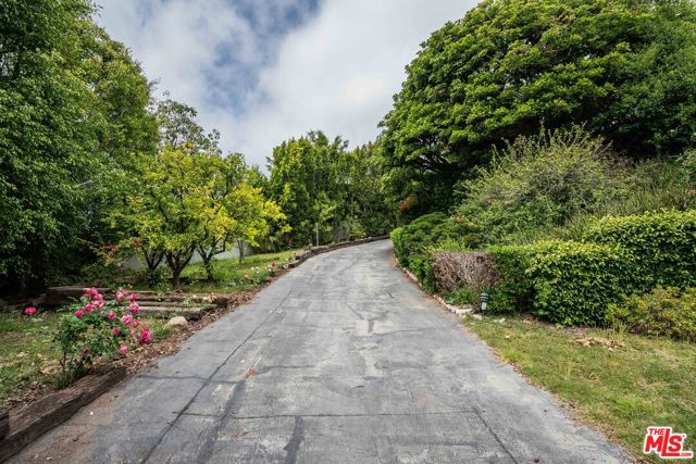 Image 6 of 20 For 560 Tigertail Road