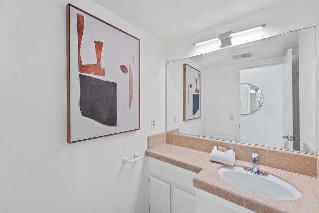 1742 Seascape Boulevard, Aptos CA: https://media.crmls.org/mediaz/7ed4667e-b507-44a1-9e91-743e906ae32c.jpg