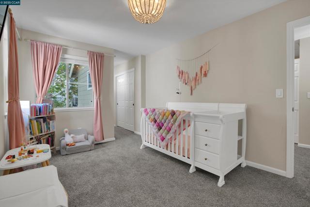 235 Pebblecreek Ct, Martinez CA: https://media.crmls.org/mediaz/7ed47d26-5f5b-4256-b8ca-0691d24d0dcd.jpg