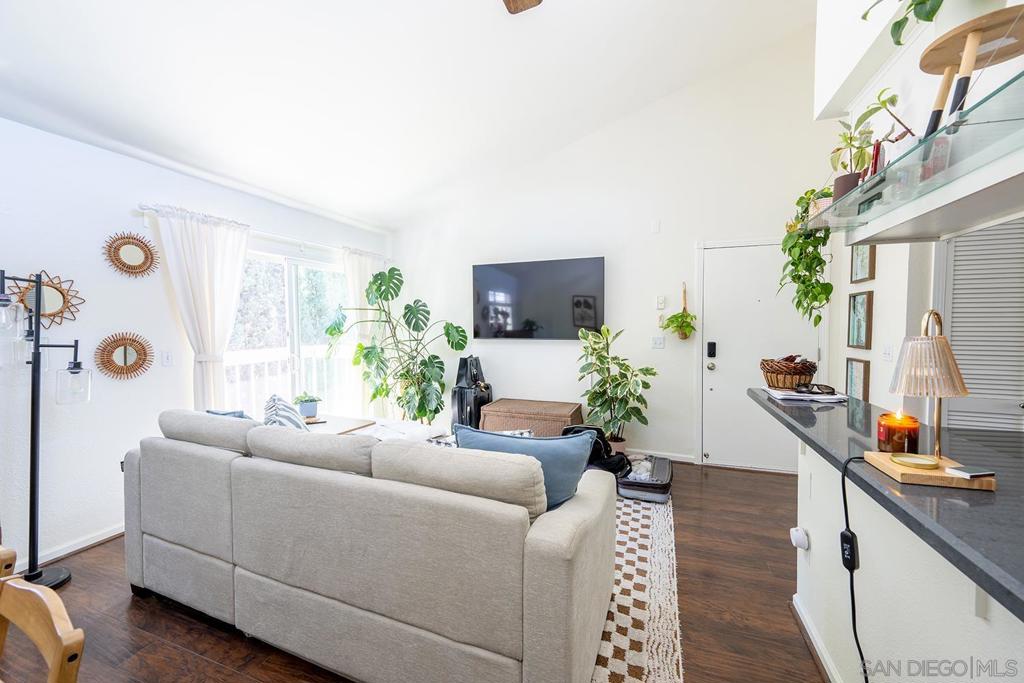 4211 Iowa St - photo 3