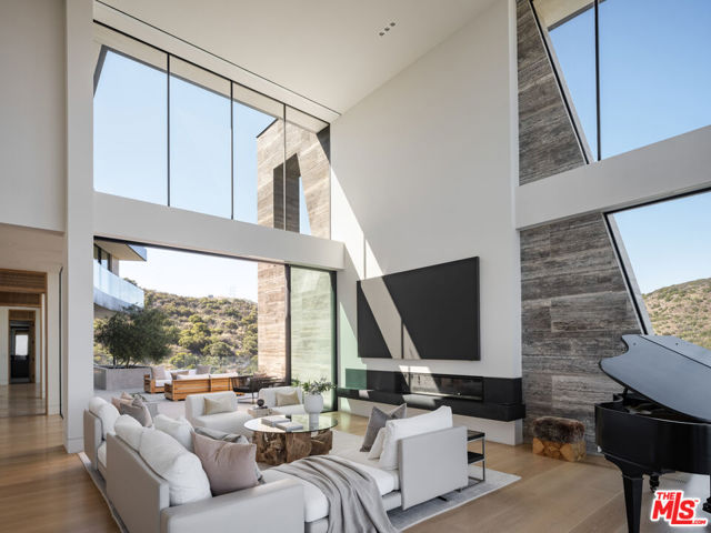Drew Fenton | 1504 N Kenter Avenue Los Angeles CA | MLS: 7257252