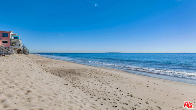 25423 Malibu Road, Malibu CA: https://media.crmls.org/mediaz/7ed65e0a-f498-4d70-9ce1-5f39d317101a.jpg