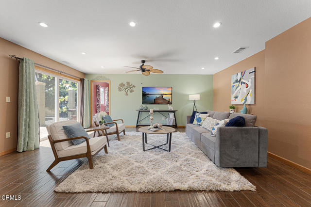 Detail Gallery Image 12 of 38 For 1100 Leonard Ave, Pasadena,  CA 91107 - 3 Beds | 3 Baths