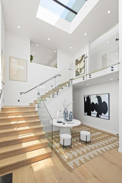 3 Wolfback Ridge Road, Sausalito CA: https://media.crmls.org/mediaz/7ed6d30d-5f18-4e34-b2ee-633c762e2bc2.jpg