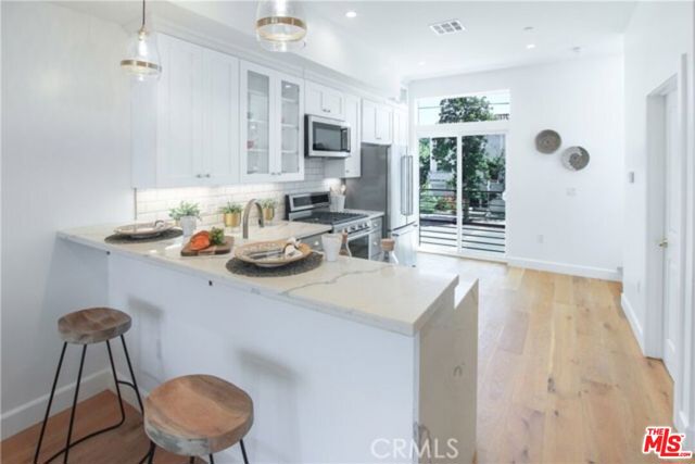 5203 Lemona Avenue, 4 photo 8