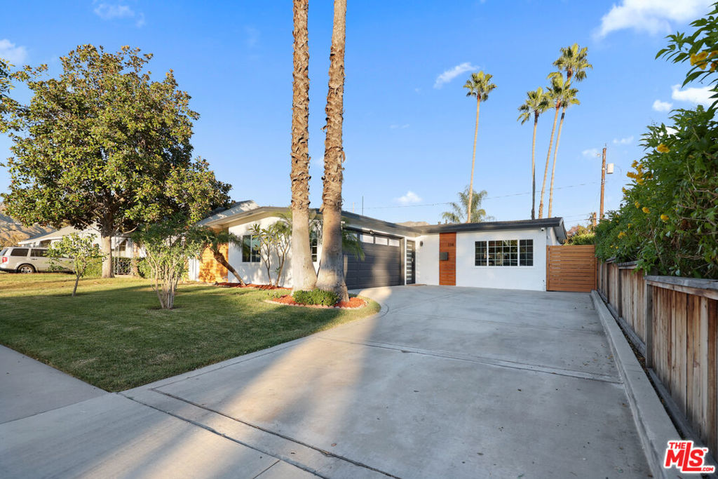 1318 N Beachwood DriveBurbank img 5