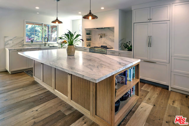 2310 Laguna Circle Drive, Agoura Hills CA: https://media.crmls.org/mediaz/7ed78343-c164-4cb0-a8aa-c40845c58073.jpg