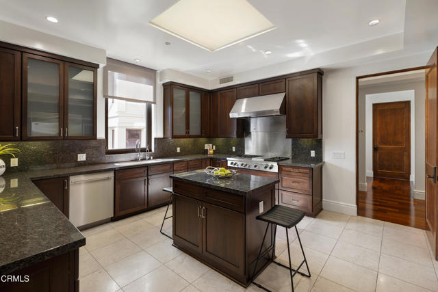 Detail Gallery Image 21 of 74 For 345 E Colorado Bld #302,  Pasadena,  CA 91101 - 3 Beds | 4/1 Baths