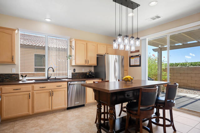 65565 Acoma Avenue, Desert Hot Springs CA: https://media.crmls.org/mediaz/7ed82880-d073-43ef-9e02-ac2ae31ac332.jpg