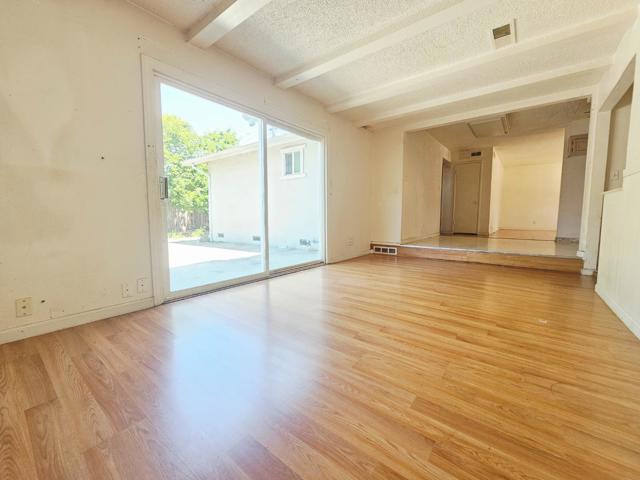 227 Whirlaway Drive, San Jose CA: https://media.crmls.org/mediaz/7ed83f3e-c87a-4584-a2a4-4744fda1d424.jpg
