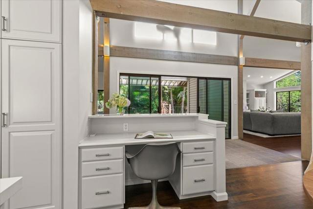 28140 Story Hill Lane, Los Altos Hills CA: https://media.crmls.org/mediaz/7ed8cf7d-6340-449e-a2fe-903dfc9ba06e.jpg