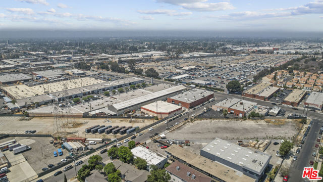12001 Valerio Street, North Hollywood CA: https://media.crmls.org/mediaz/7ed907d9-1fc5-4e0d-b965-7b4fdcf55eb5.jpg