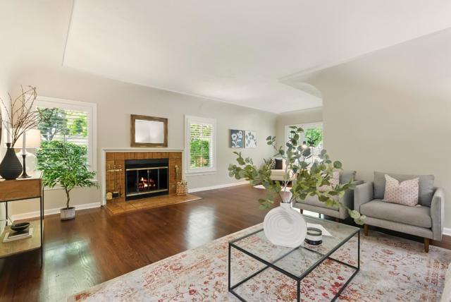 435 Edgewood Road, Redwood City CA: https://media.crmls.org/mediaz/7ed94532-a299-4b68-a598-4fa60052496b.jpg
