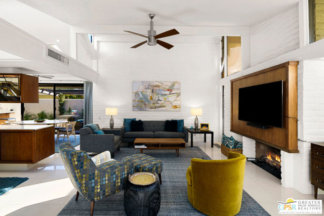 555 W Arenas Road #6, Palm Springs, CA 92262