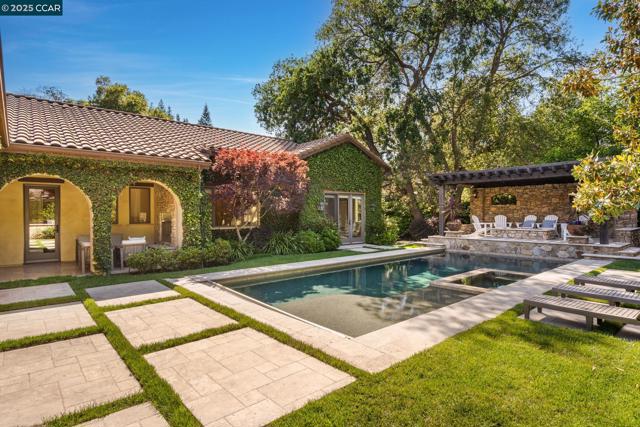 160 Camille Ave, Alamo CA: https://media.crmls.org/mediaz/7ed98897-bf5a-4a6e-ace5-a09b7f49cb64.jpg