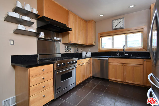 1044 Coolidge Drive, San Gabriel CA: https://media.crmls.org/mediaz/7ed9b436-7b93-495e-9b31-8aa7134bce9f.jpg