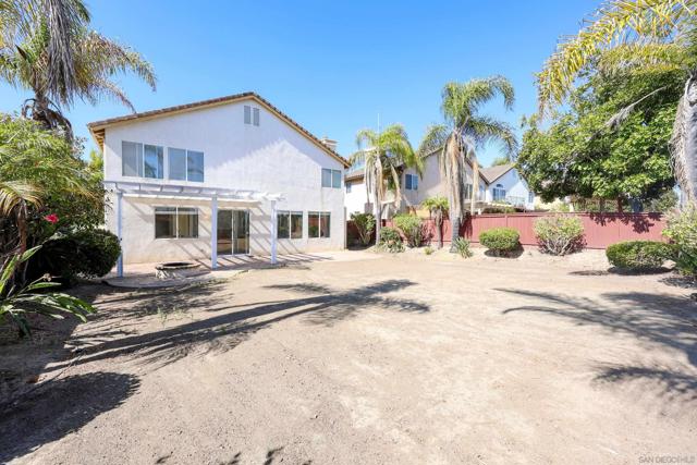 641 Serrano Ln, Chula Vista CA: https://media.crmls.org/mediaz/7ed9c567-8f4d-49c5-9422-ed1d35eb1a93.jpg