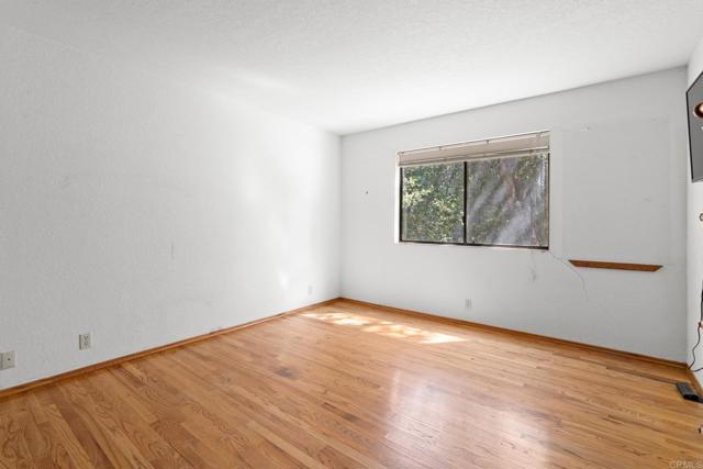 5041 Pine Ridge Avenue, Julian CA: https://media.crmls.org/mediaz/7eda2e1a-cac4-471a-9829-9cf309fd1460.jpg