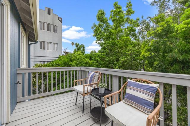 8 Arch Street, Redwood City CA: https://media.crmls.org/mediaz/7edacf2b-fc01-4bd9-9119-f5a9f475638e.jpg
