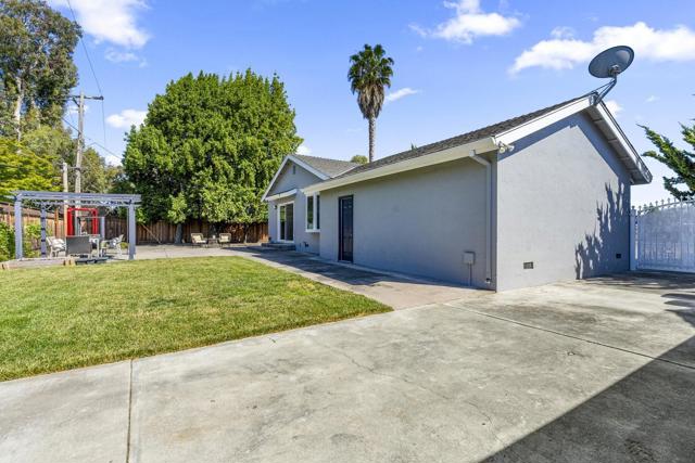 2371 Monroe Street, Santa Clara CA: https://media.crmls.org/mediaz/7edafaae-c279-460c-8be4-3333aefac9d1.jpg