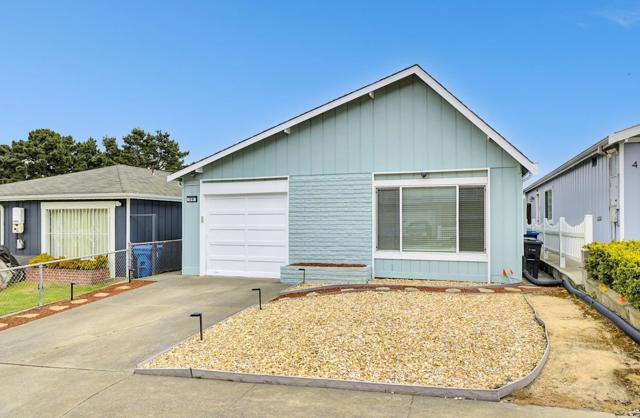 39 Morton Drive, Daly City CA: https://media.crmls.org/mediaz/7edb08f1-b7a9-41fa-b896-116f9ebfab9e.jpg