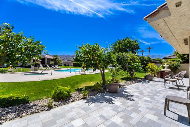 1 Temple Court, Rancho Mirage CA: https://media.crmls.org/mediaz/7edb260a-e62a-4f5b-aa5a-5f1cf9b0be32.jpg