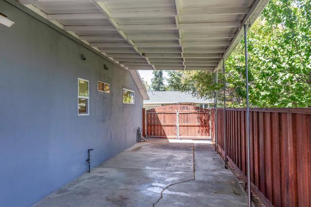 1513 Meadow Lane, Mountain View CA: https://media.crmls.org/mediaz/7edc4330-a32c-4d9f-b642-0c2f4ed57024.jpg