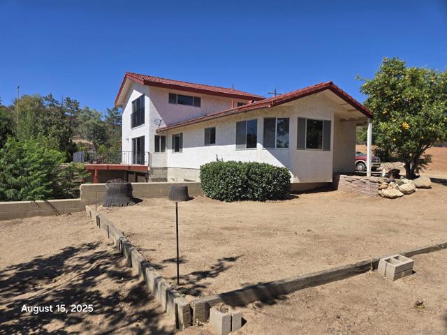 25861 E Old Julian Hwy, Ramona CA: https://media.crmls.org/mediaz/7edc695d-2000-4bd8-a732-3274fc105791.jpg