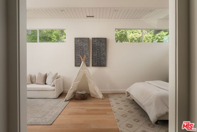 626 Sea Ranch Drive, Santa Barbara CA: https://media.crmls.org/mediaz/7edcb7cc-11a2-4e1b-a340-cee1d6d5cae4.jpg