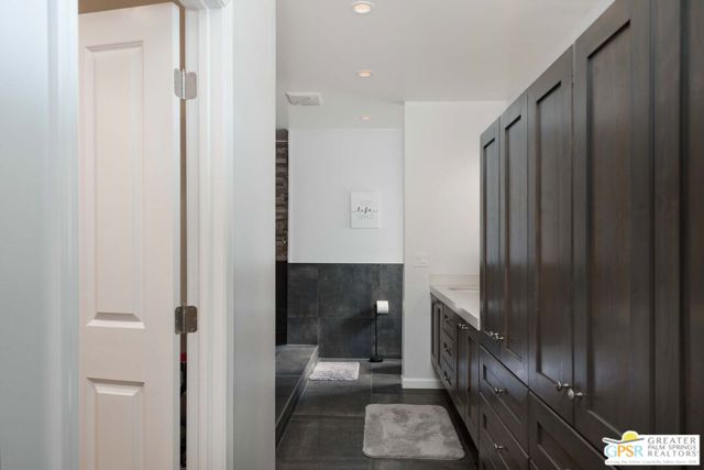 1595 E Canyon Estates Drive, Palm Springs CA: https://media.crmls.org/mediaz/7edd4f21-bd76-41a2-8729-108cfc43de80.jpg