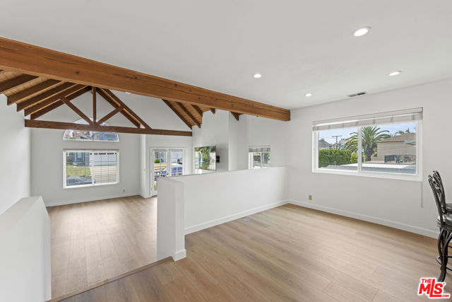 1711 Goodman Avenue, Redondo Beach CA: https://media.crmls.org/mediaz/7ede24ca-0e3c-493c-9826-297cb8ea82cb.jpg