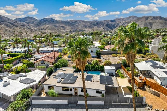 38855 Paradise Way, Cathedral City CA: https://media.crmls.org/mediaz/7ede4c0c-0a78-41af-8cfd-b79187724487.jpg