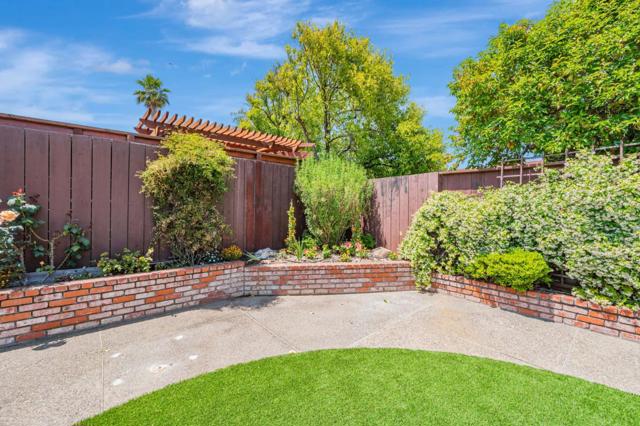 828 Hawthorne Way, Millbrae CA: https://media.crmls.org/mediaz/7ede7215-42e8-48b3-9897-56f25957a7d5.jpg