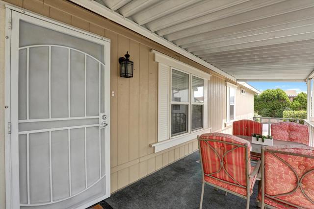 1550 Rimpau Avenue, Corona CA: https://media.crmls.org/mediaz/7edfd227-9039-40fb-b77b-5e4f73ffde97.jpg