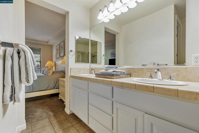 3744 Whitworth Dr, Dublin CA: https://media.crmls.org/mediaz/7ee0f740-5a69-47ef-b07b-06cb4425e347.jpg