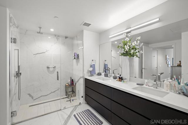 1388 Kettner Blvd, San Diego CA: https://media.crmls.org/mediaz/7ee1f797-b8bd-4124-a17d-3c7d07e7d945.jpg