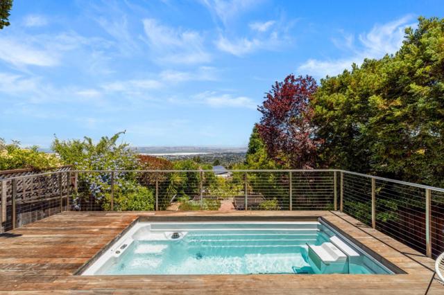 777 Bayview Way, Redwood City CA: https://media.crmls.org/mediaz/7ee242b2-707e-4323-8065-9e07b1370d30.jpg